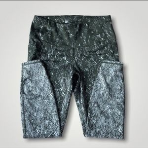 All in Motion Olive ombre high waisted leggings medium